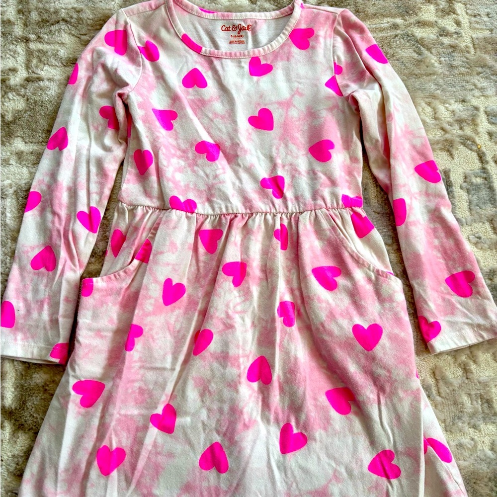 Girls size 6 cat & Jack Valentine’s Day dress